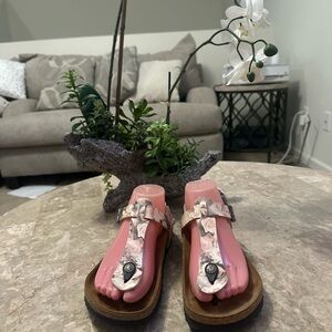 Birkenstock Kairo Birko Flor
Silky Rose Pink Sandal Papillo size  37